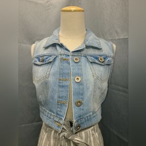 Crop denim vest